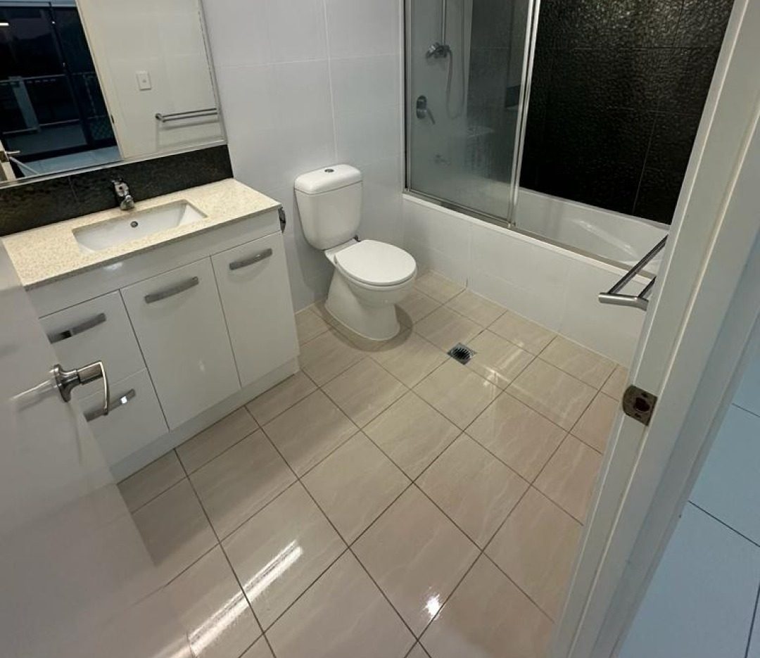 bathroom cleaning in brisbane
